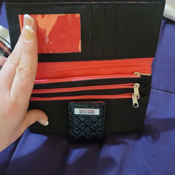 NWOT Kenneth Cole Reaction Wallet - Picture 7 of 7